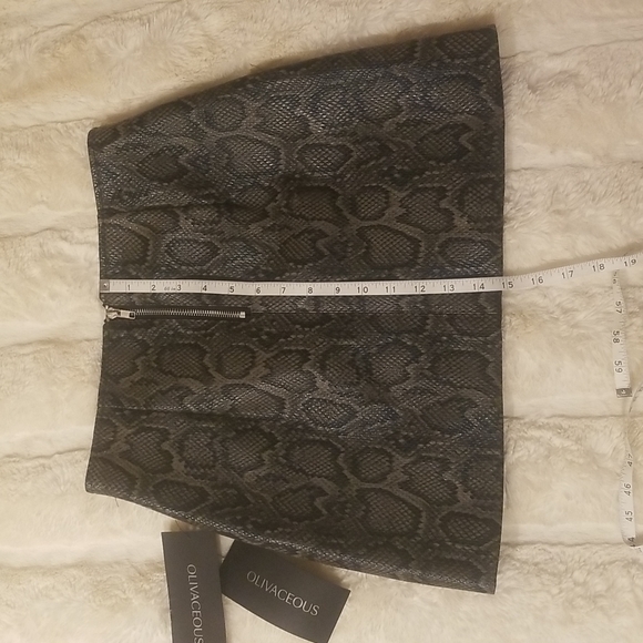 NWT Olivaceous Faux Leather Animal Print Mini Skirt- size S - Picture 5 of 6